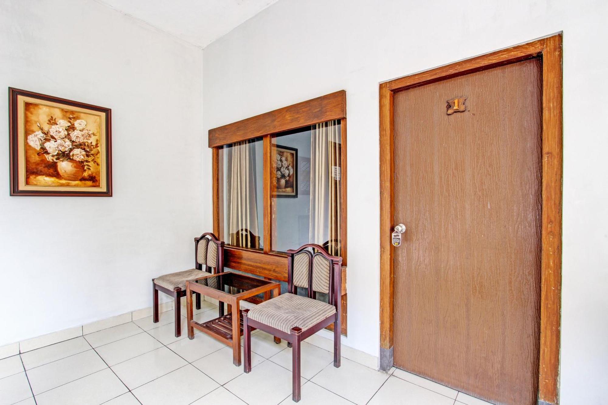 Super Oyo Capital O 93240 Candra Dewi Hotel