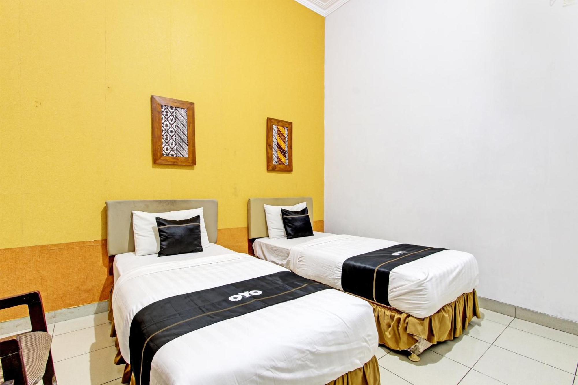 Hotel Super Oyo Capital O 93240 Candra Dewi