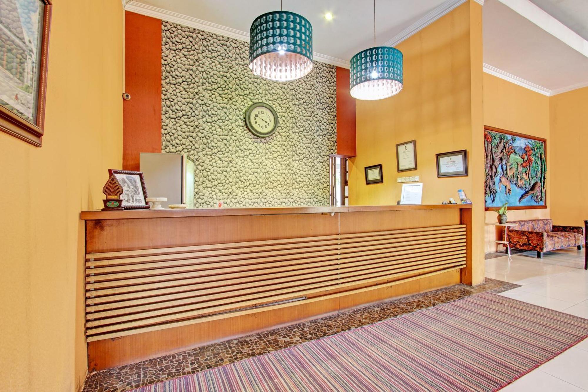 Hotel Super Oyo Capital O 93240 Candra Dewi Yogyakarta