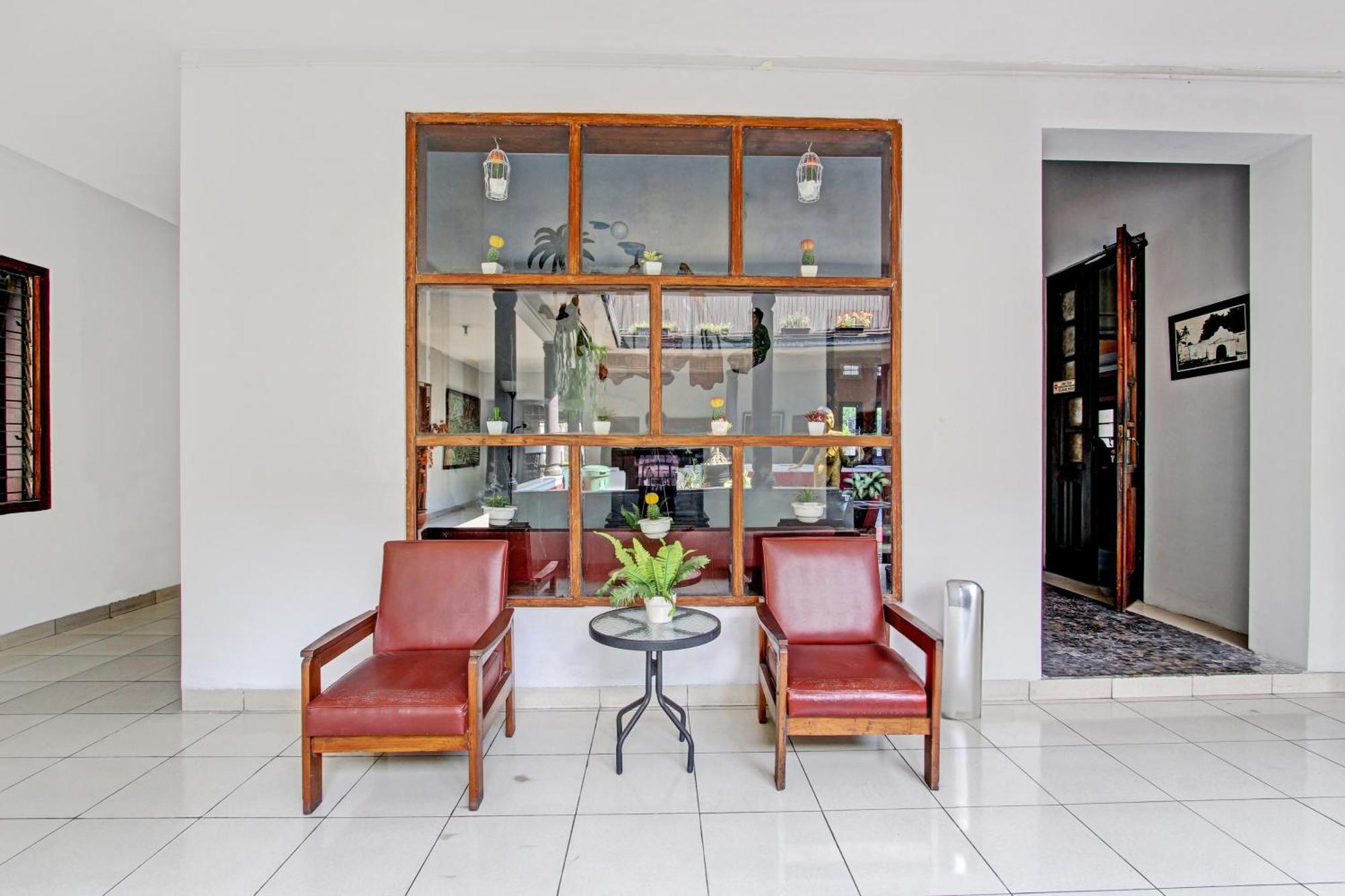 Super Oyo Capital O 93240 Candra Dewi Hotel Yogyakarta